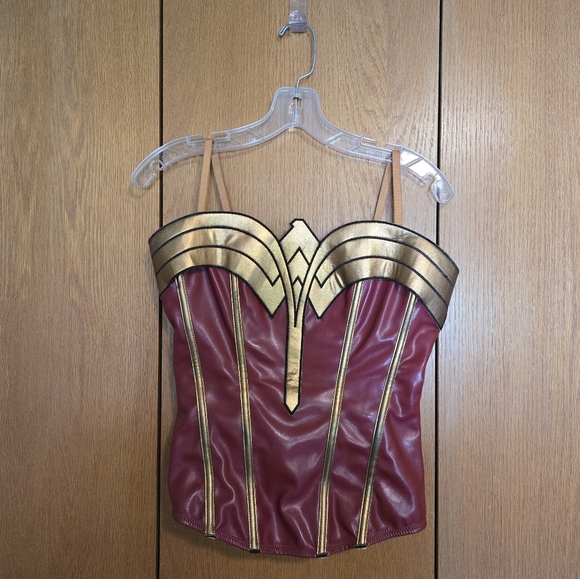 Wonder Woman 1984 Costume with wig & Accessories, Adult - Picture 2 of 13